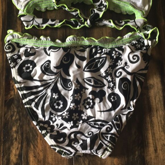 Halter Style Top Bikini Top is M & Bottom is L - Picture 4 of 8